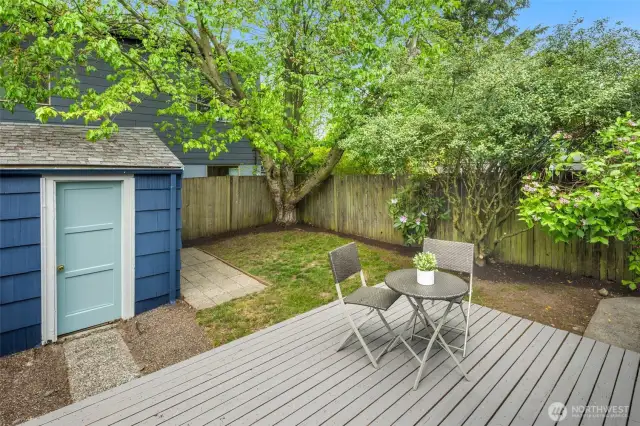 From weekend barbecues to quiet evenings under the trees, this outdoor space invites connection and calm.