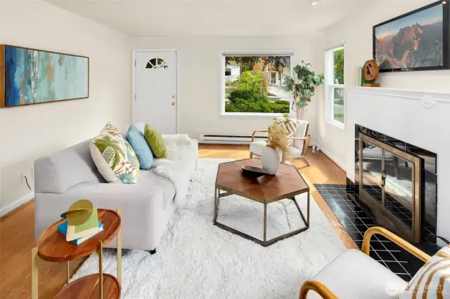 That east-facing picture window? A daily dose of morning light and street-front charm.