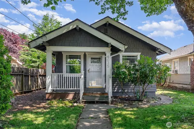 Welcome to this charming & cozy 2-bedroom, 1-bath craftsman offers timeless appeal with modern touches throughout.
