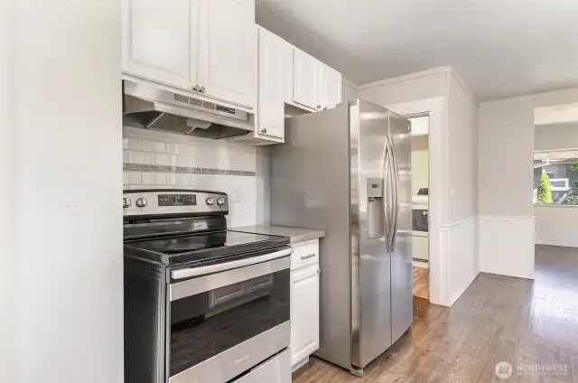 Another view of this gorgeous kitchen.