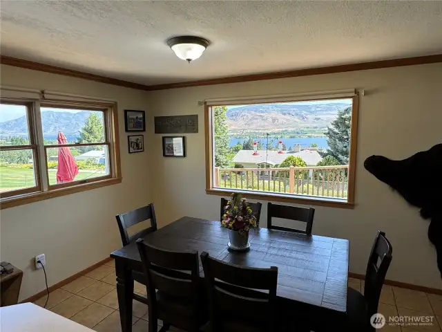 Dining room w/ view!