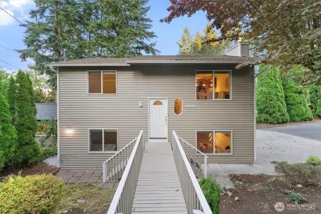 Upper entry to to the home