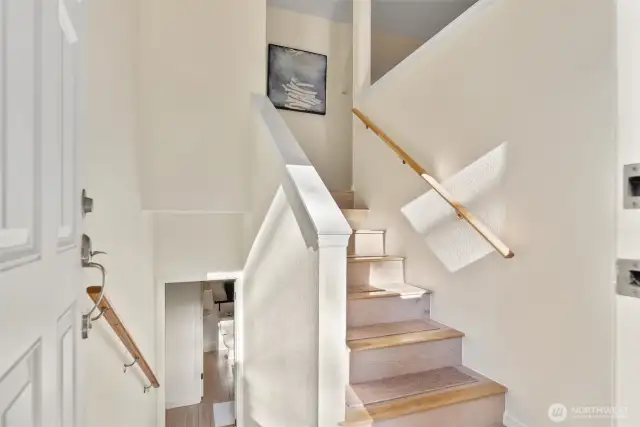 Lower floor can easily be closed off here.