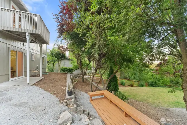 Beautiful deck overlooks huge private garden space