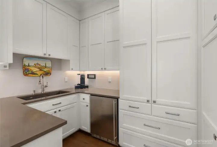 Back kitchen w/2nd dishwasher & beverage fridge