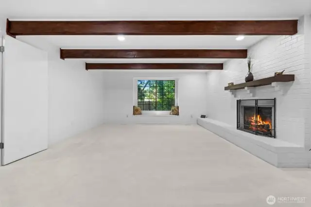 Family room (main)