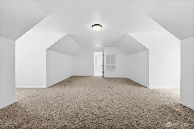 Bonus Room (upper)