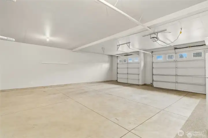 3 car garage!!
