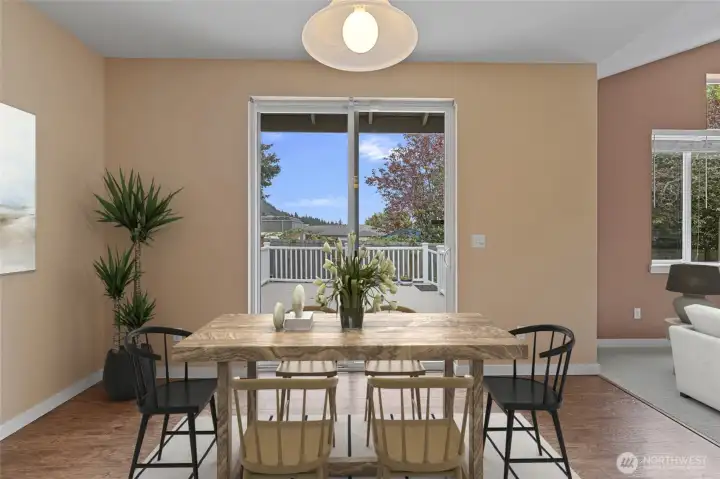 Virtually staged dining room