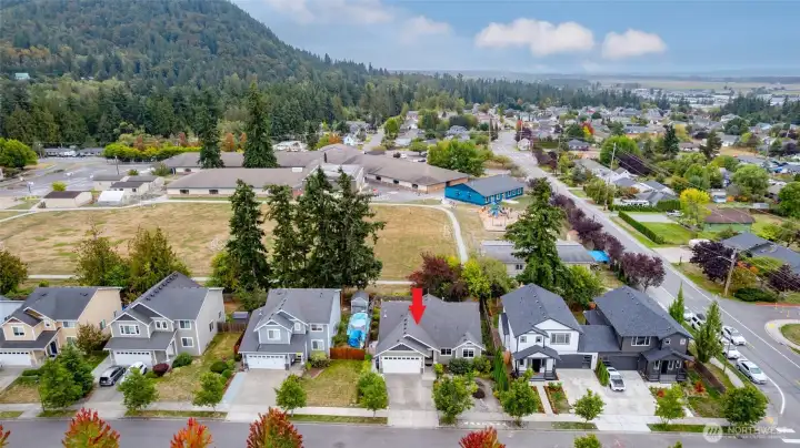Location location close to I-5, schools, medical and pickleball courts and Hillcrest Park.