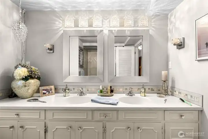 Double sinks on main floor bathroom