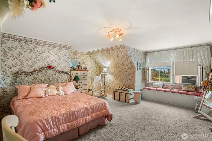 4th bedroom upstairs