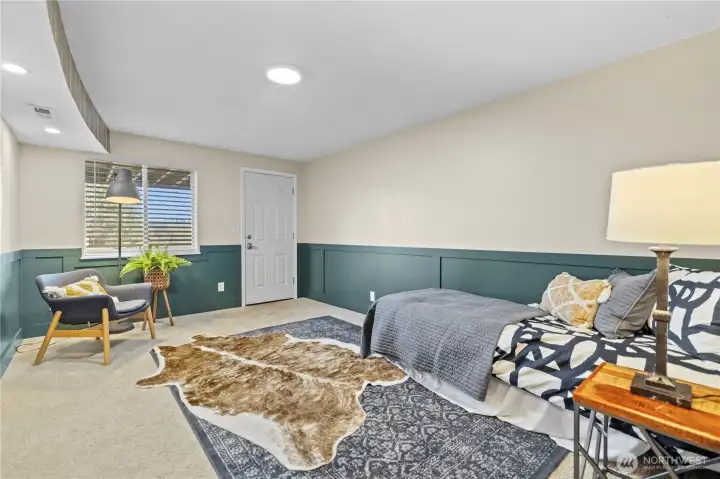 3rd bedroom / bonus room on lower level with private entrance