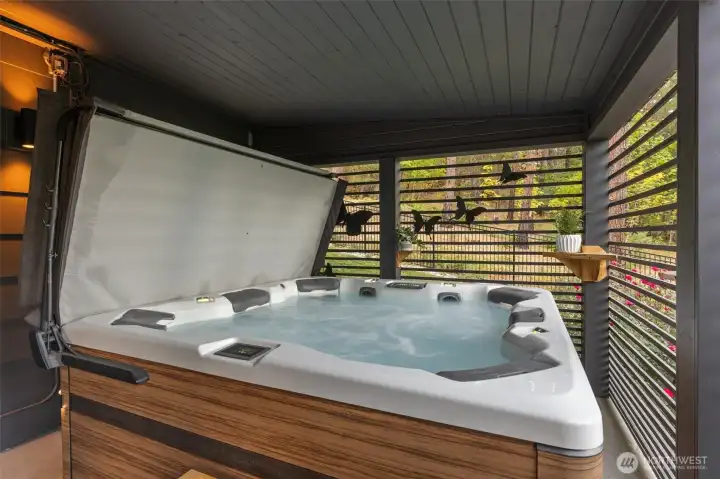 Hot Tub Bullfrog Spa Model A8 including wiring for electrical   o Premium Large Hot Tub | Bullfrog Spas A8