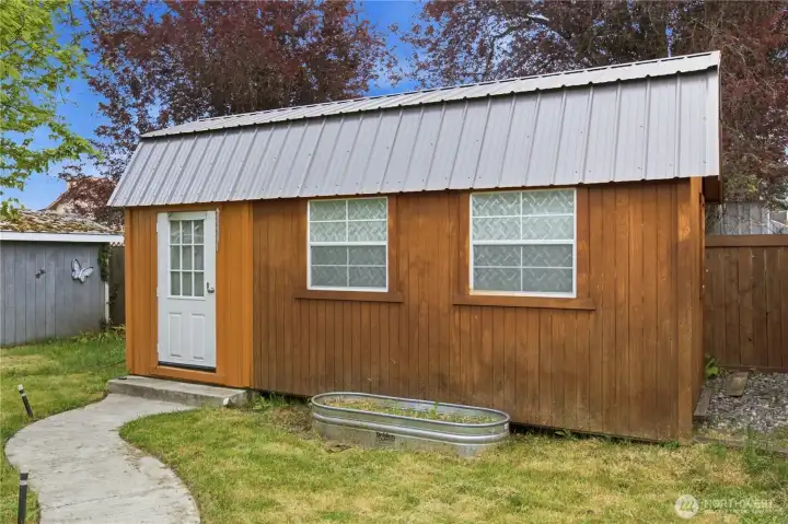 Fully finished tiny house/shed.