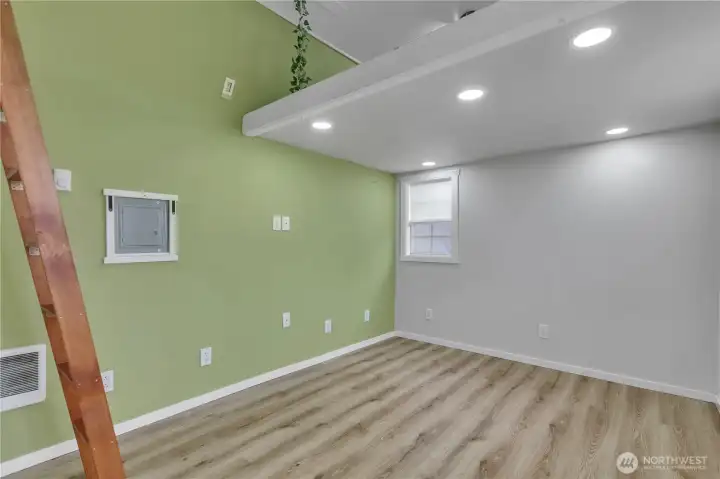 Large bonus space for with double loft.