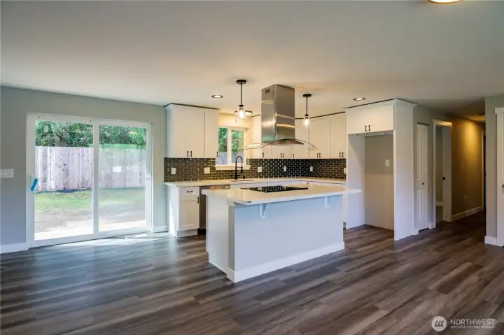SPECTACULAR KITCHEN...SWEET BACKSPLASH