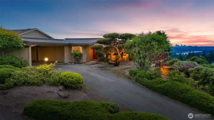 Welcome to 4331 136th Place SE, Bellevue. Welcome to 4331 136th Place SE, Bellevue.
