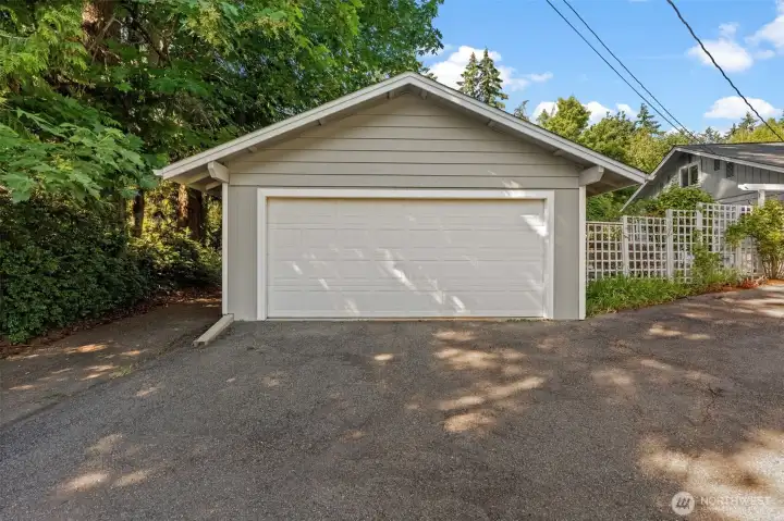 detached garage
