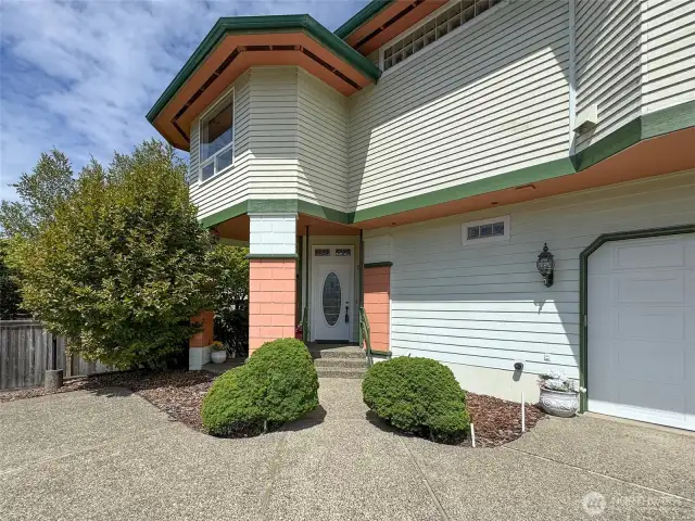 FRONT ENTRY