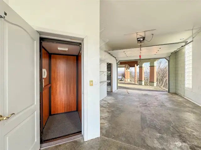 ELEVATOR ACCESS IN PULL-THRU GARAGE