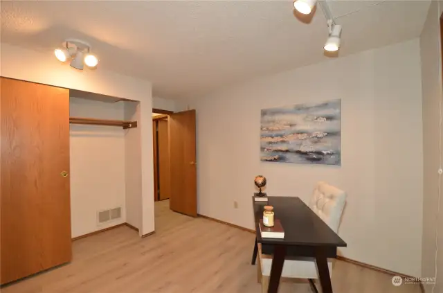 2nd bedroom/office
