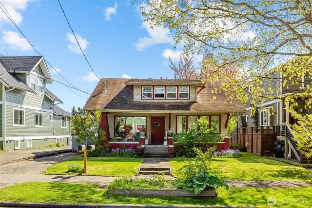 Family owned since 1965: Main unit=3 bedr, 1 bath, 1280 sf + private storage & Washer/Dryer.  Upper unit: 2 bedroom + sunroom, 1 bath, 1080 sf, plus private storage & washer/dryer.  1240 SF basement includes: Tenants storage & managers huge storage area!  3600 SF total.  PLUS 216 sf 1 car garage!