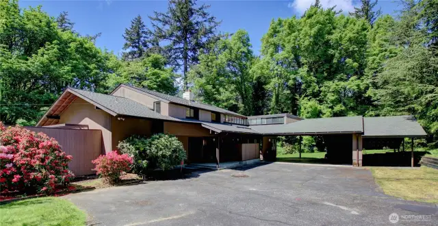 Welcome to 1515 S 10th! A Henry Klein custom home!