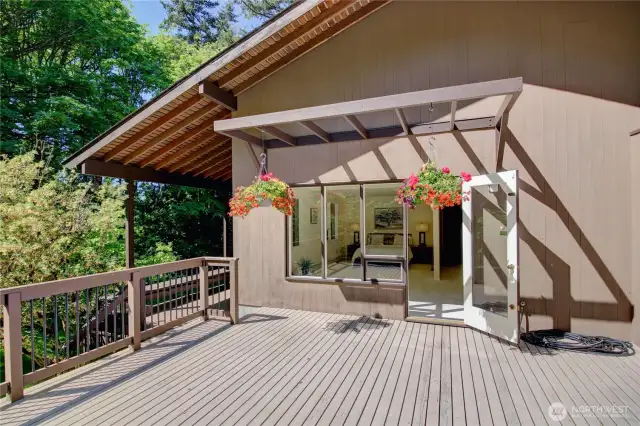 Another view of the deck.
