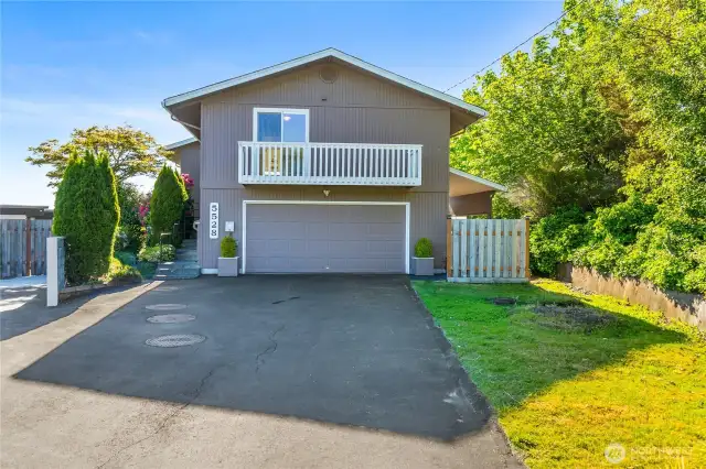 5528 Marian Drive offers special views of the Puget Sound, islands, the Olympic Mountains and Mount Rainier.