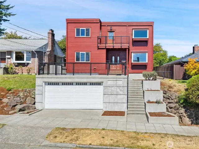 1322 N 78th St. - Just steps to Green Lake with views for days! Mt. Rainier, Green Lake & Seattle!