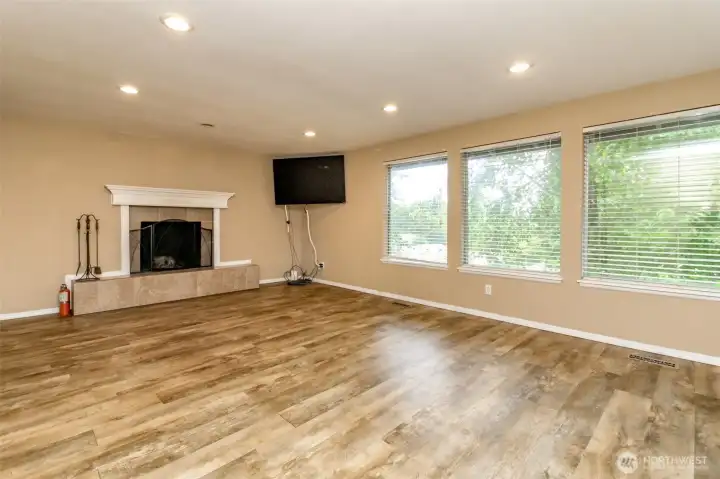 So many large windows for lots of natural ligiht.