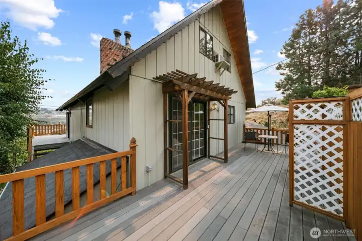 Back Deck, Very Private