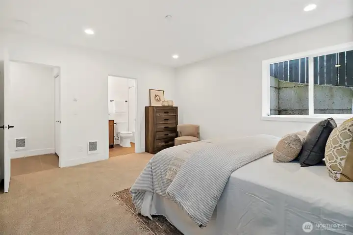 Lower bedroom with full bath (entry through garage)