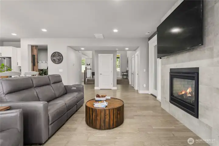 Large living room area, this space will fit a very large sectional.