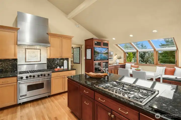 Thermador cooktop & Viking stove