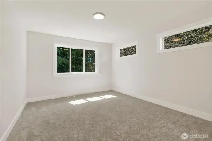 Spacious Bedroom EnSuite with 2 closets