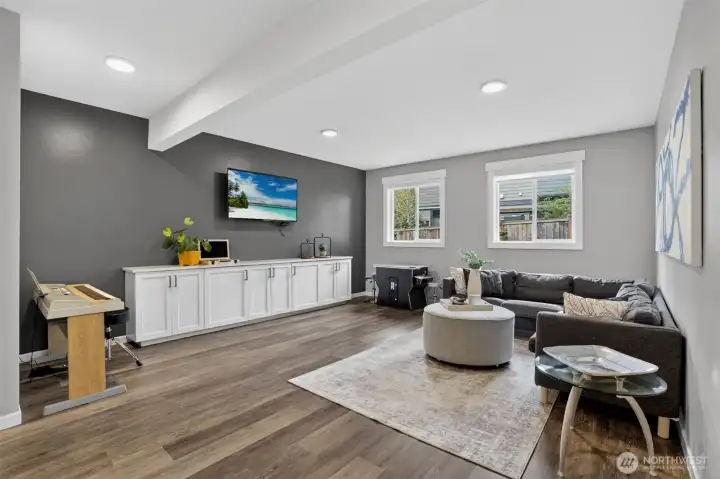 Large Bonus Room