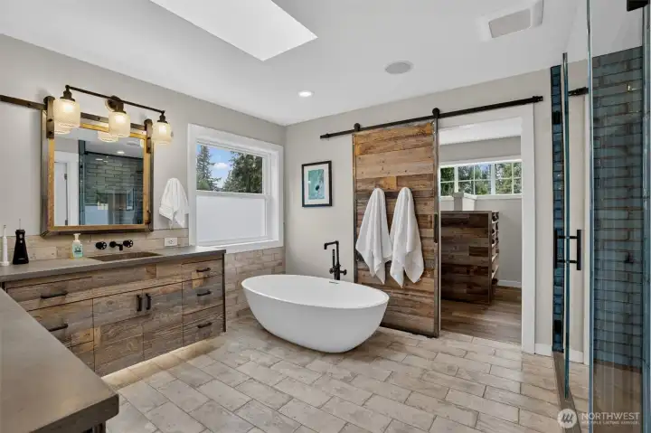 Luxurious Ensuite w/Jetted Tub & Skylights