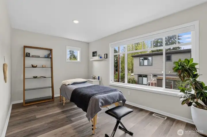Upper Level 4th Guest Bedroom/Flex Space