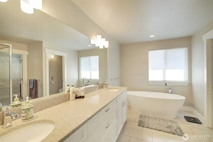 Primary 5-piece Bath