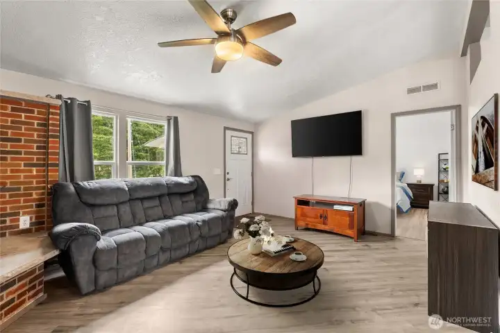 Living Room (partially digitally stage)