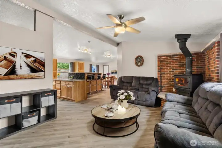 Living Room (partially digitally stage)