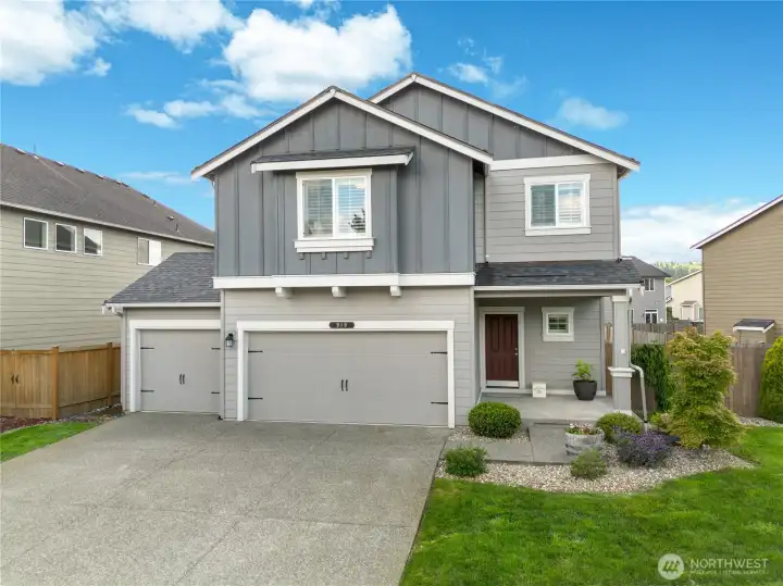 Constructed in 2018, beautifully cared for AND upgraded with finishings that are well beyond builder grade. Let’s go inside.