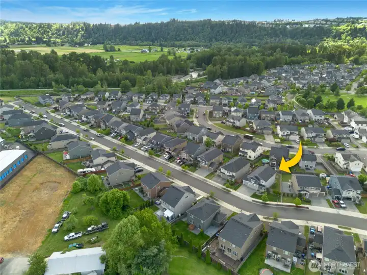 Village Greens is a community well loved. With holiday celebrations throughout the year and great parks to enjoy. Very close to Carbon River and Puyallup River. Great for biking/running.