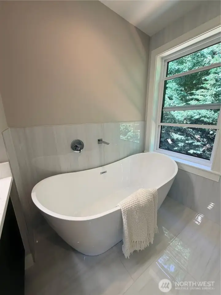 Master Tub
