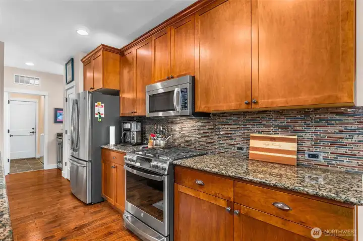 Lots of counter and cabinet space! Lots of counter and cabinet space!