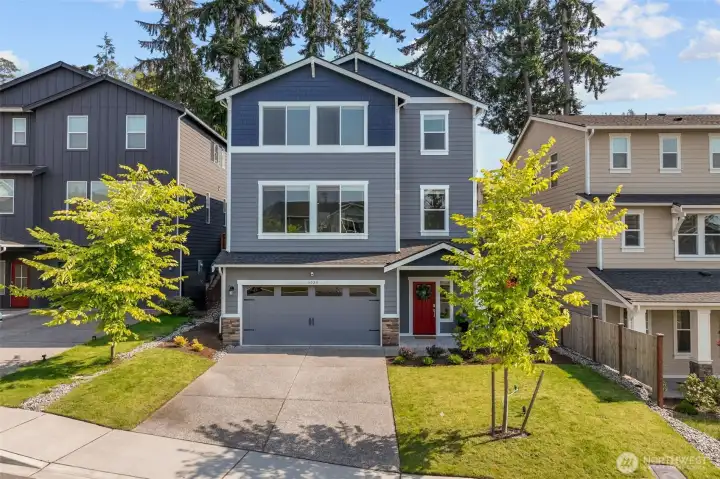 Welcome to the Bexley Ridge Community near Picnic Point in Edmonds. This home sited on the perfect lot with tons of privacy and a spacious backyard surrounded by greenery. Welcome to the Bexley Ridge Community near Picnic Point in Edmonds. This home sited on the perfect lot with tons of privacy and a spacious backyard surrounded by greenery.