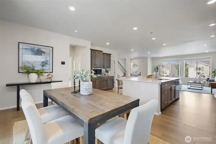 Spacious open floor plan easily holds large gatherings. Spacious open floor plan easily holds large gatherings.