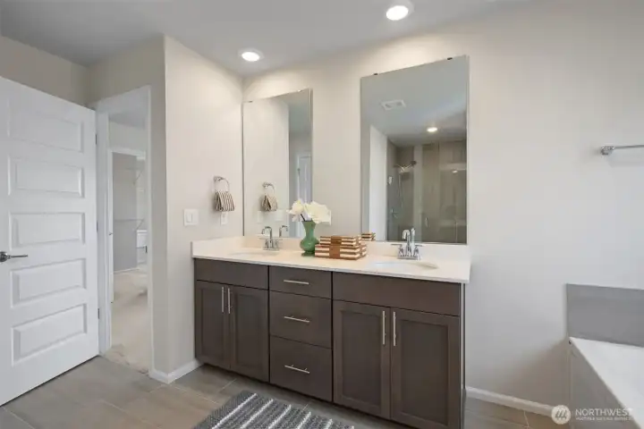 Two full bathrooms on upper floor. Two full bathrooms on upper floor.